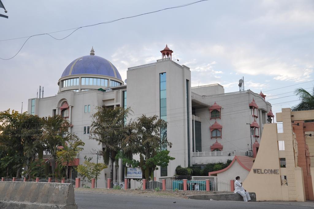 מלון ג'אבלפור Jabali Palace מראה חיצוני תמונה