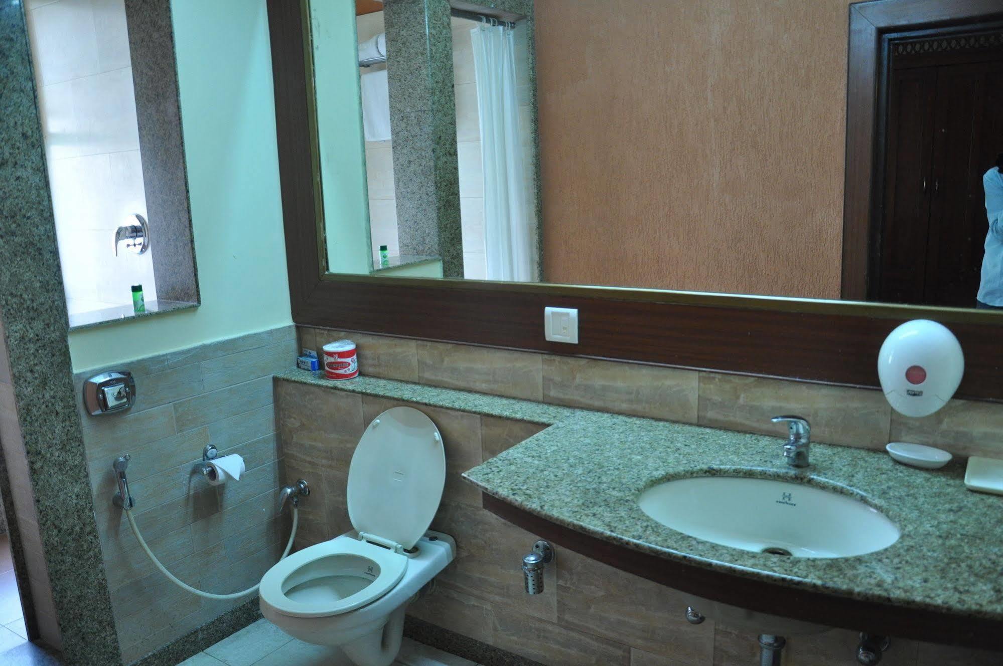 מלון ג'אבלפור Jabali Palace מראה חיצוני תמונה